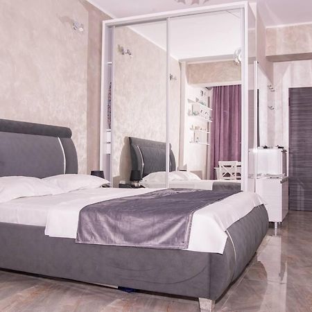 Building Stefan Lake Mamaia Exterior foto