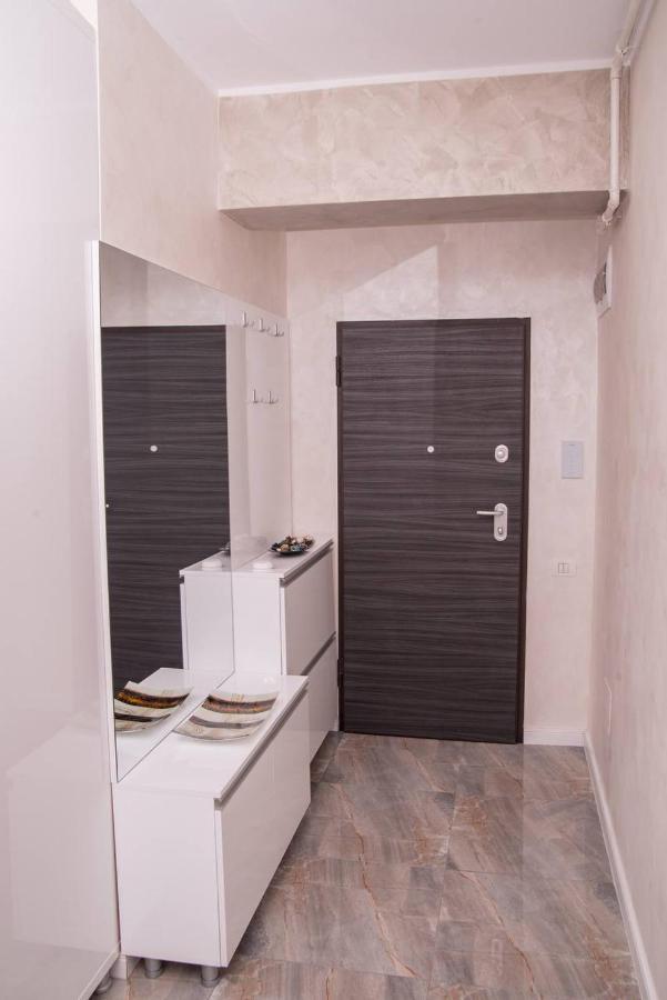 Building Stefan Lake Mamaia Exterior foto